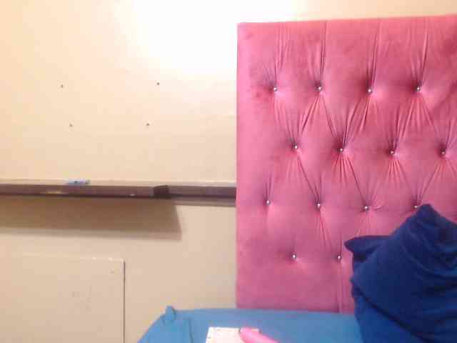 Yummy--Freak webcam