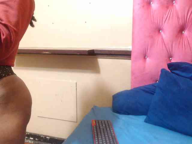 Yummy--Freak webcam