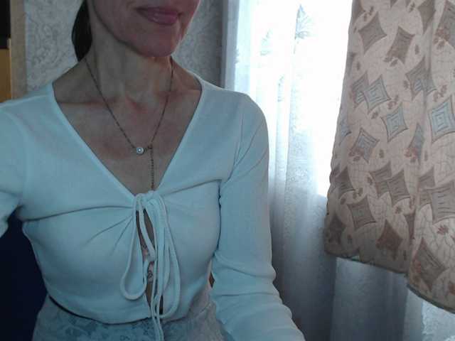 le modèle LadyL09 est en webcam porno dans un show sur le site bongacams, il possède les tags suivants: White/Caucasian,Brunette,Shaved