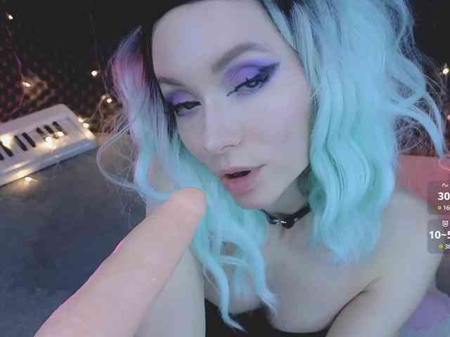 LISA-ALYSSA LISA-ALYSSA