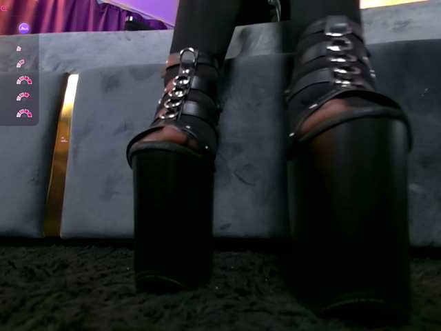 EmpressDesire's BongaCams show and profile