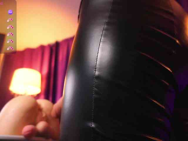 EmpressDesire webcam