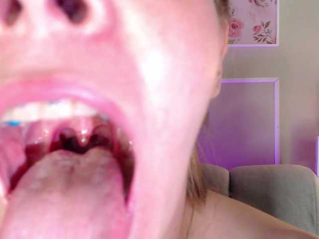  PrettyAriel chat room