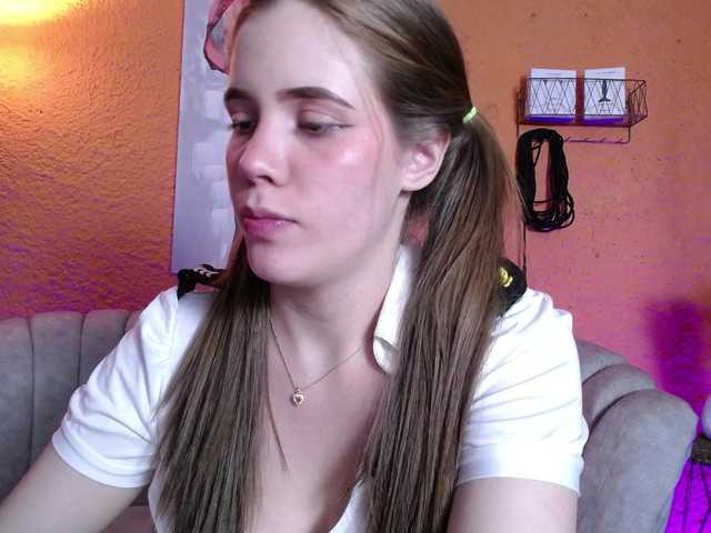 Sex chat gratuit in direct cu PrettyAriel pe BongaCams