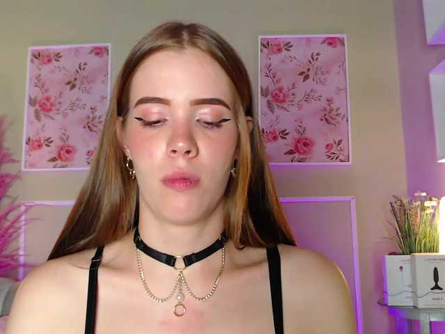  PrettyAriel chat room