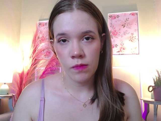PrettyAriel's BongaCams show and profile