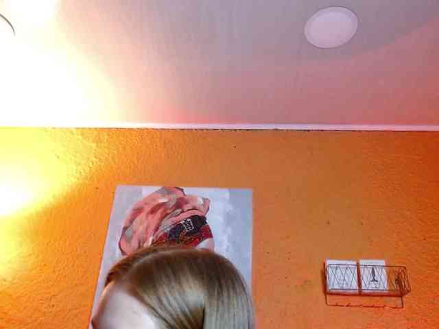 PrettyAriel webcam