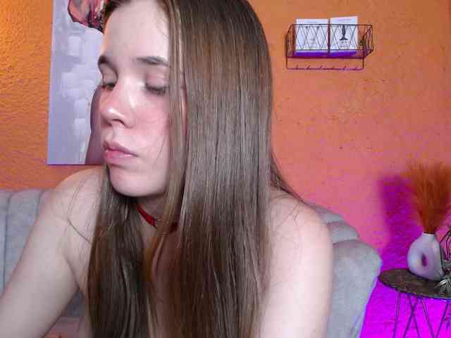 PrettyAriel webcam