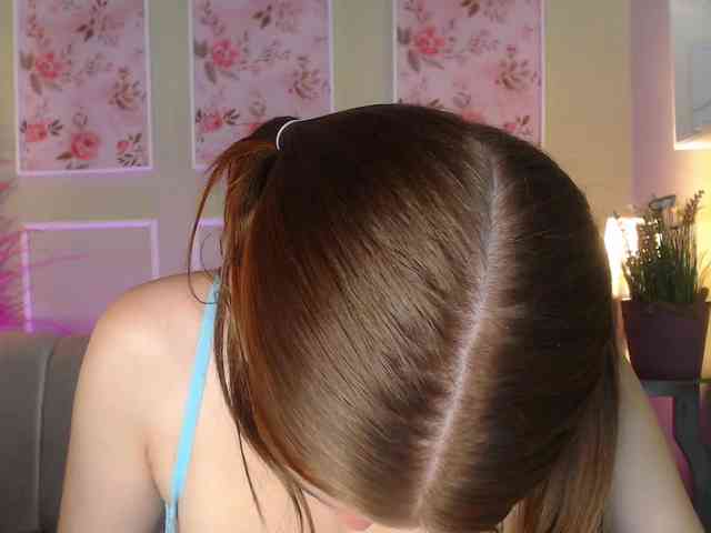 PrettyAriel webcam