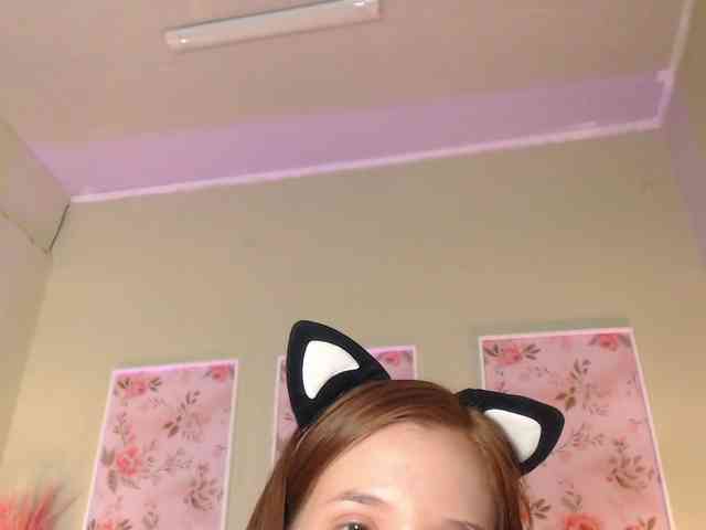 PrettyAriel webcam