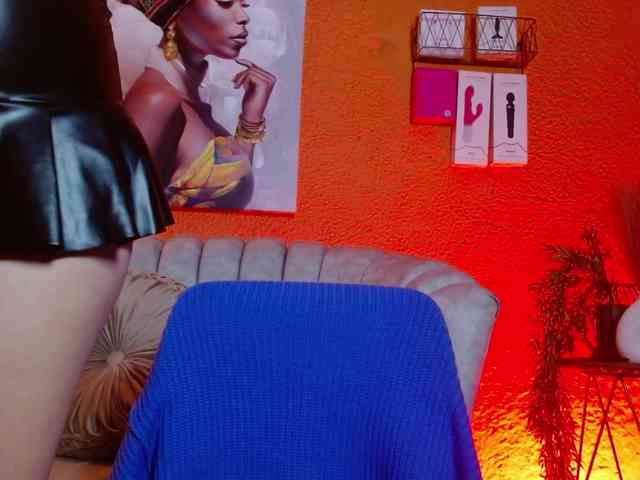 PrettyAriel webcam