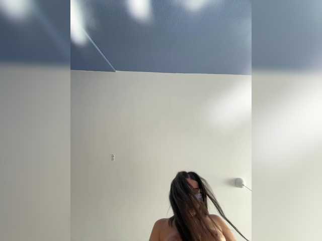 Kiss-krisss's BongaCams show and profile