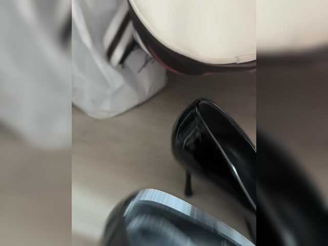 Kiss-krisss's BongaCams show and profile