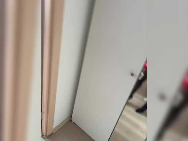 Kiss-krisss — Hello my dear !   Favourite vibrations -50, 100 tkRandom -69 tk @remain -  I'm the queen, and I'm going to cum on your faces 