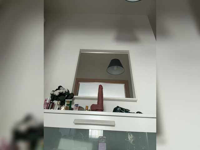 Kiss-krisss's BongaCams show and profile