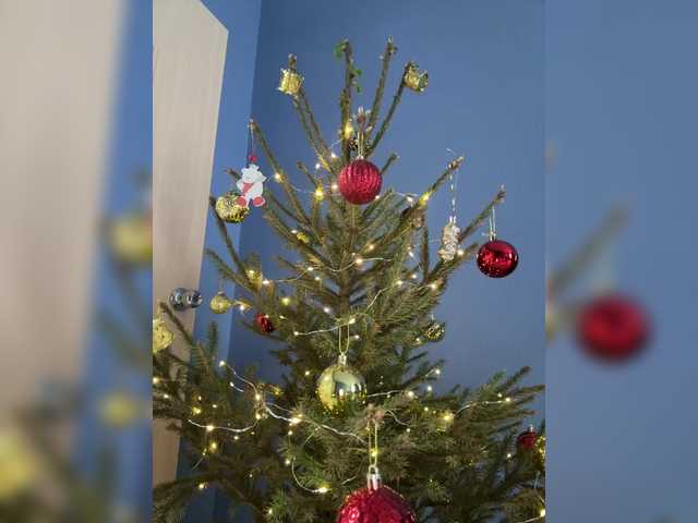 Kiss-krisss's BongaCams show and profile