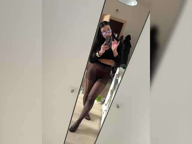 Kiss-krisss's BongaCams show and profile