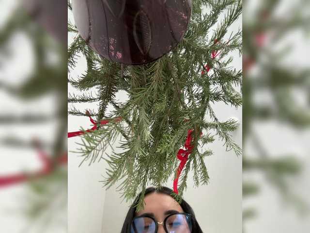 Kiss-krisss's BongaCams show and profile