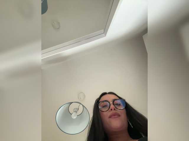 Kiss-krisss's BongaCams show and profile