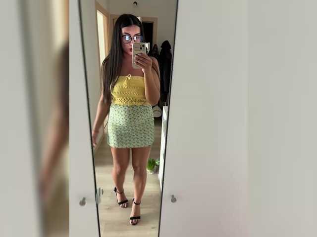 Kiss-krisss's BongaCams show and profile