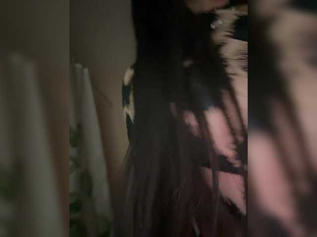 Kiss-krisss's BongaCams show and profile