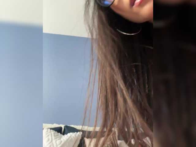 Kiss-krisss's BongaCams show and profile