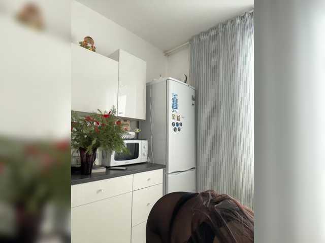 Kiss-krisss's BongaCams show and profile