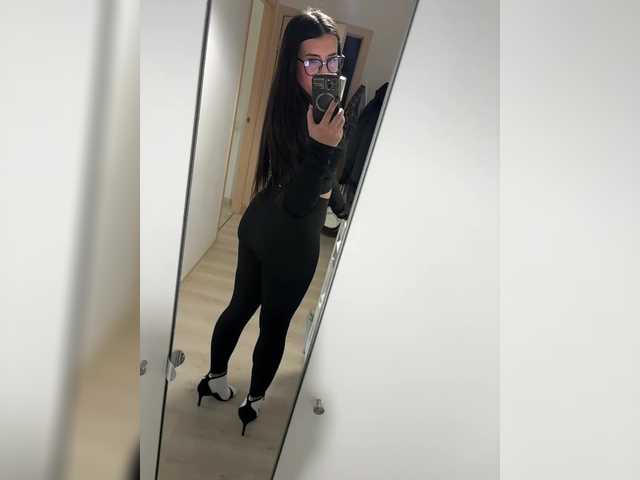 Kiss-krisss's BongaCams show and profile