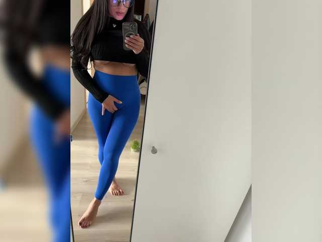 Kiss-krisss's BongaCams show and profile