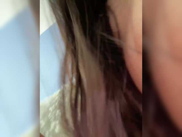 Kiss-krisss's BongaCams show and profile