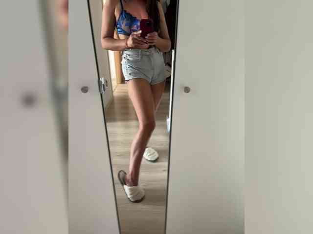 _NeferTiTi_ webcam