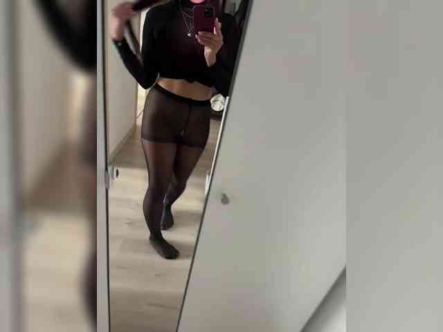 _NeferTiTi_ webcam