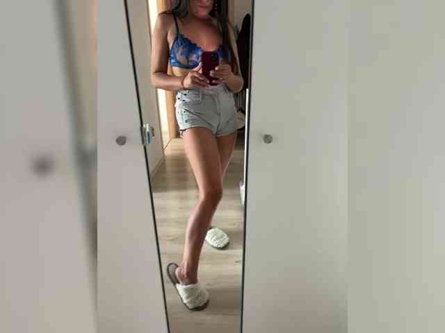 _NeferTiTi_ webcam