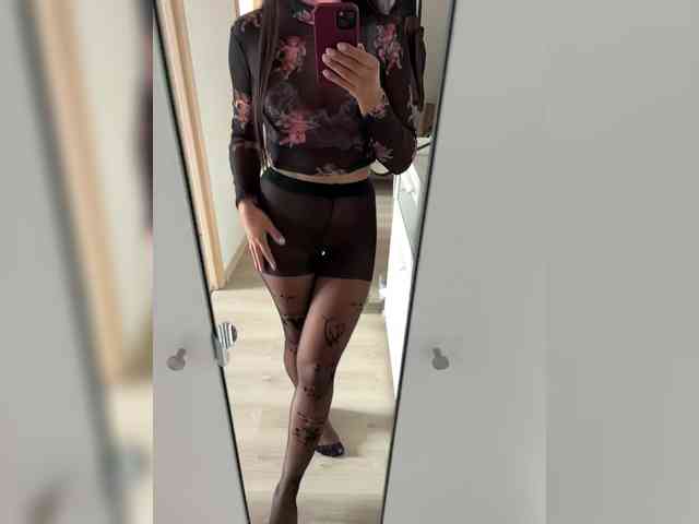 _NeferTiTi_ webcam