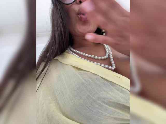 _NeferTiTi_ webcam