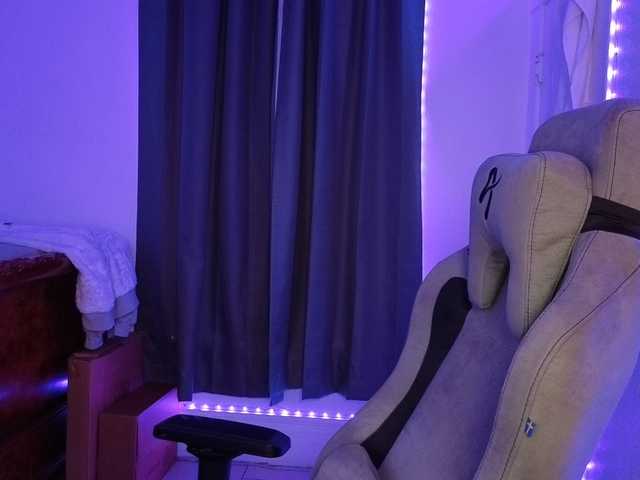 Drizzypeach's BongaCams show and profile