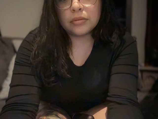 Drizzypeach's BongaCams show and profile