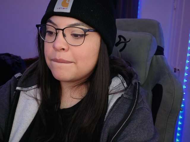 Drizzypeach's BongaCams show and profile