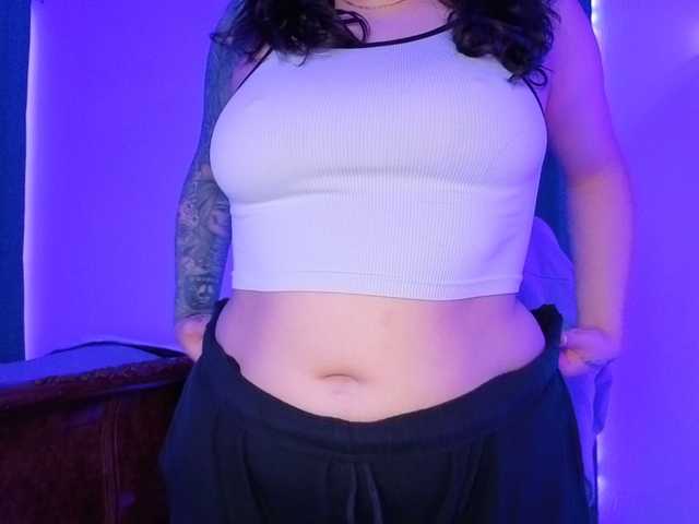 Drizzypeach's BongaCams show and profile