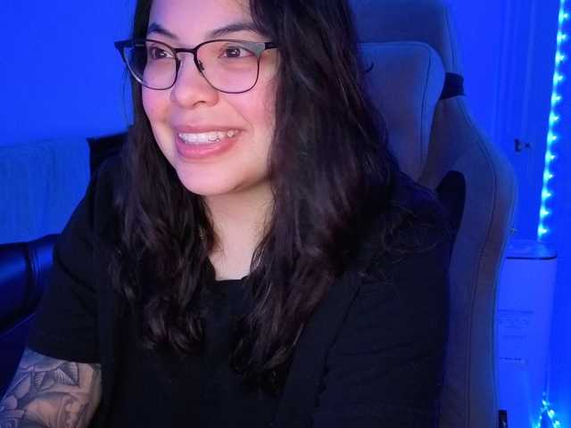 Drizzypeach's BongaCams show and profile