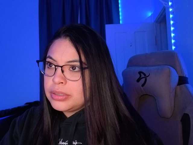 Drizzypeach's BongaCams show and profile