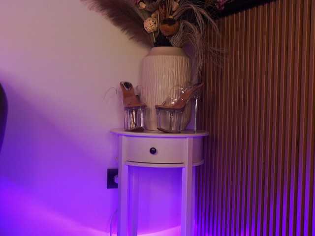 KimyBroox's BongaCams show and profile