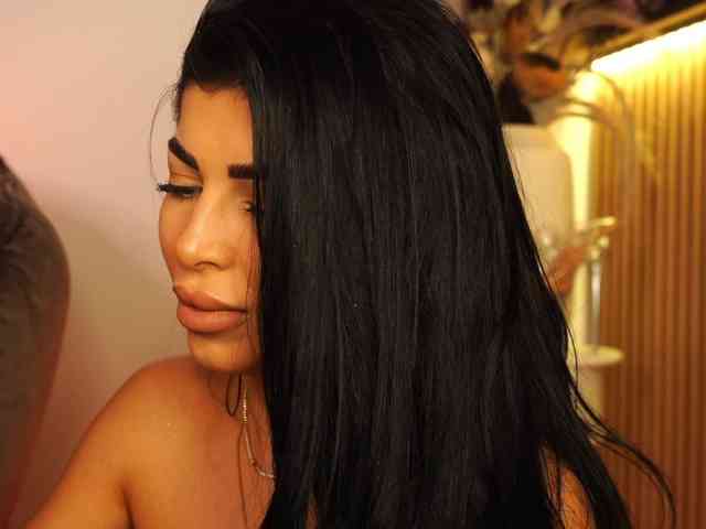 KimyBroox bongacams
