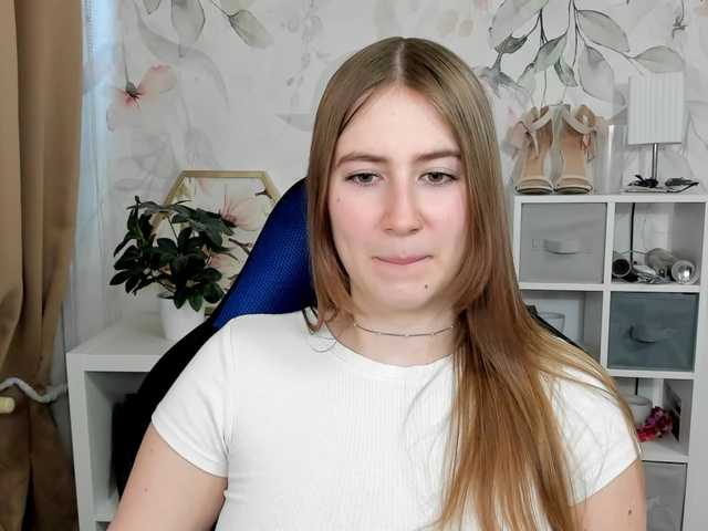 desireMegan's BongaCams show and profile