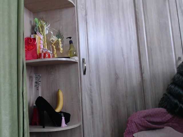 -Squirrel's BongaCams show and profile