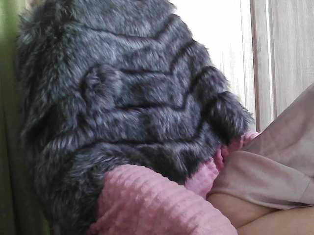 -Squirrel's BongaCams show and profile