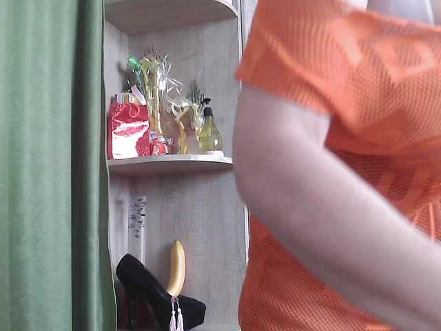 -Squirrel's BongaCams show and profile