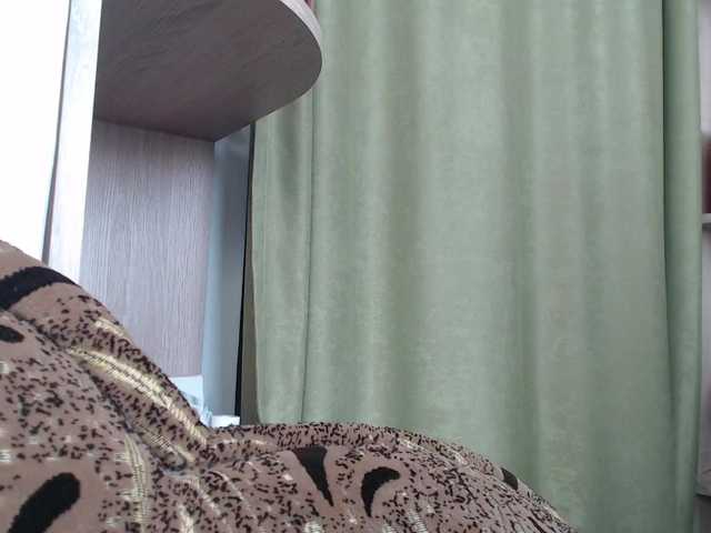 -Squirrel's BongaCams show and profile