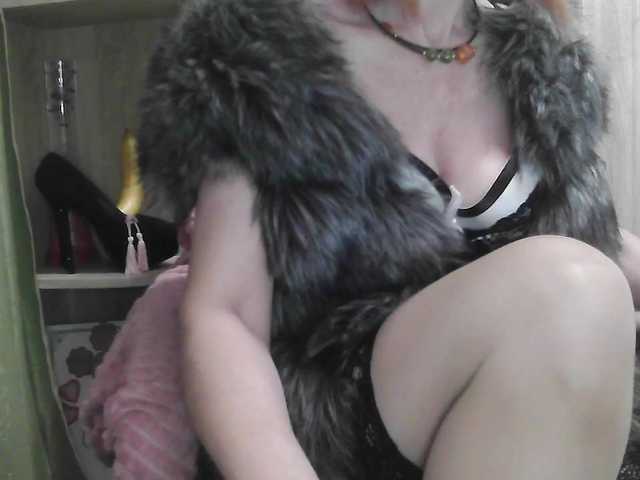 -Squirrel's BongaCams show and profile