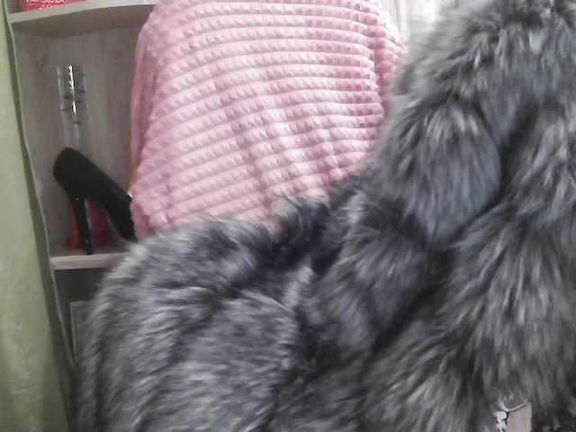 -Squirrel's BongaCams show and profile